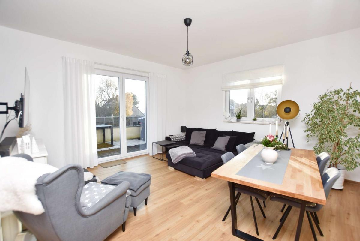 Wohnzimmer mit Terrassentür