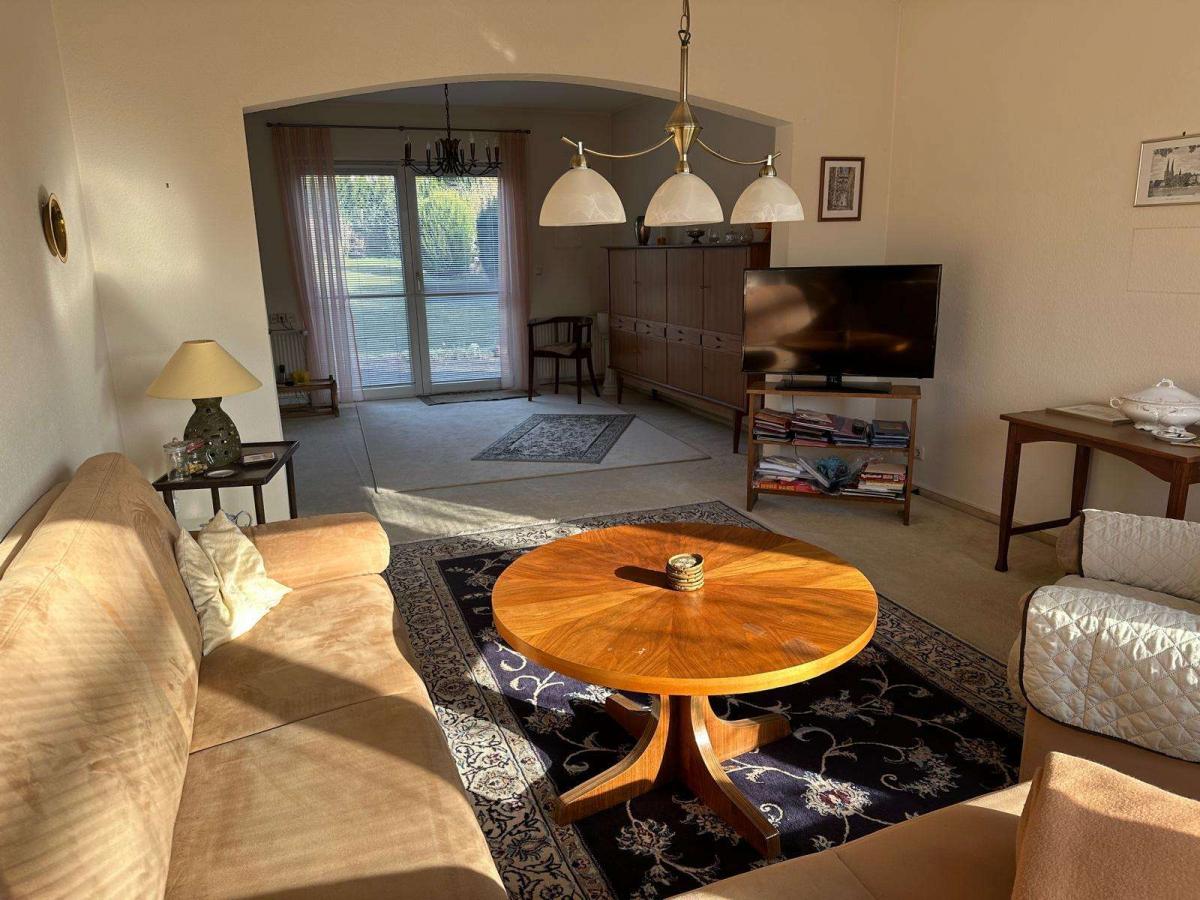 Wohnzimmer mit Terrassenzugang