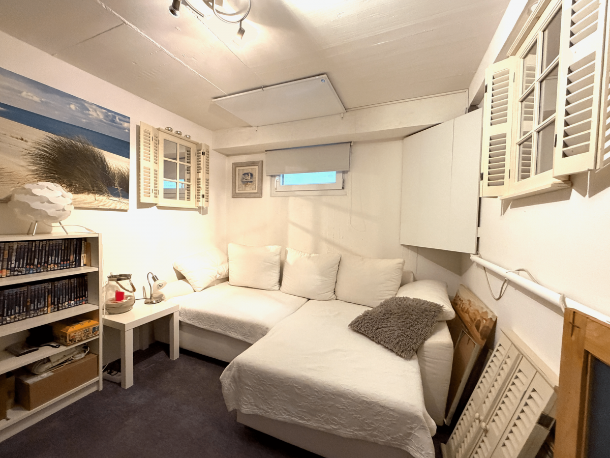 kleines Zimmer im Keller