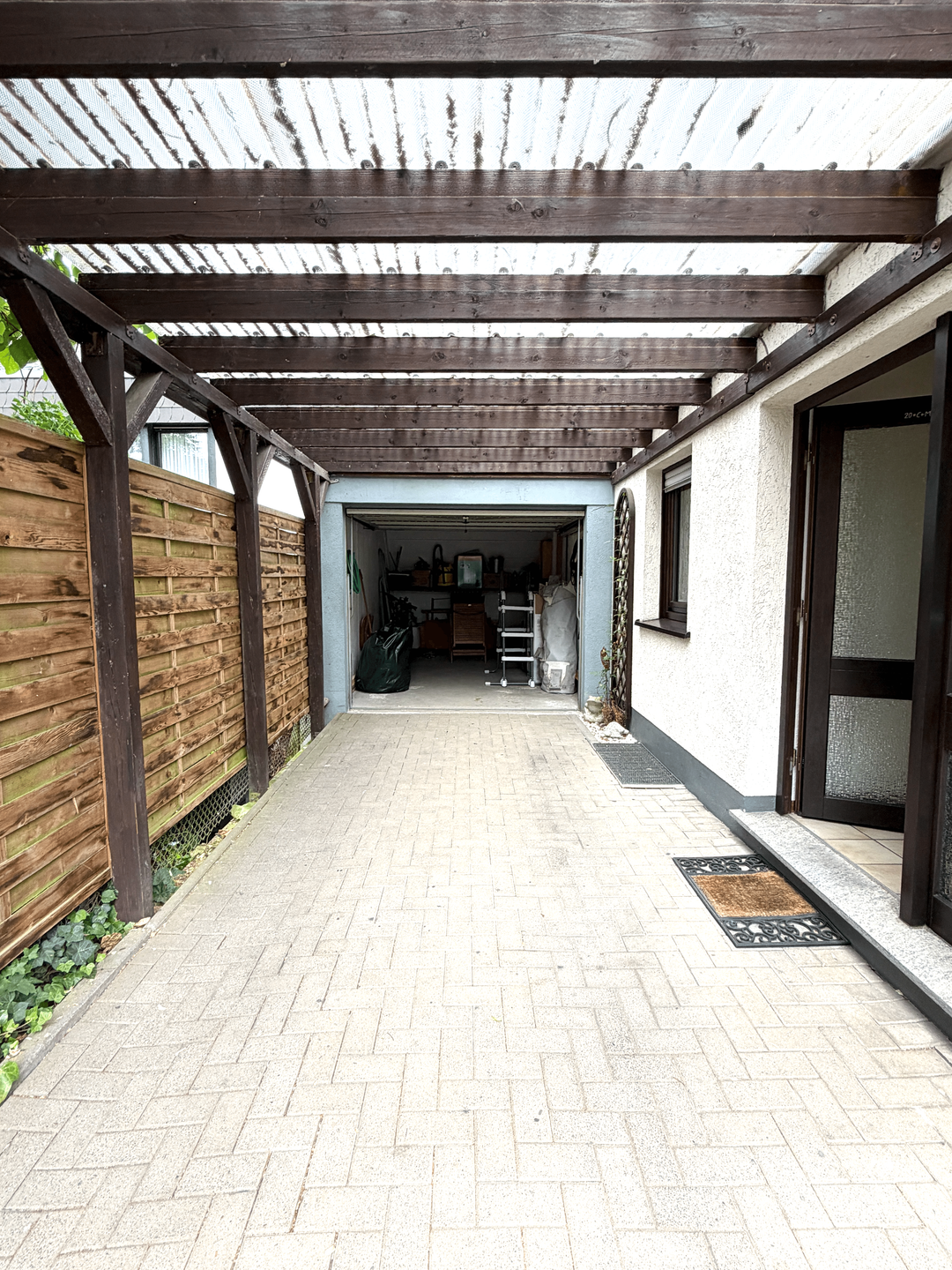 Carport & Garage