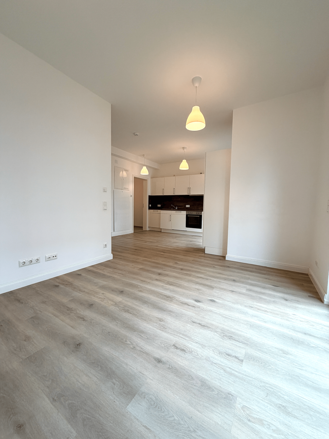 Wohn-/Esszimmer Blick zur Küche