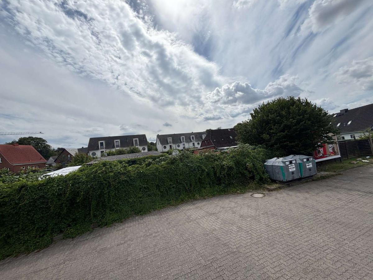 Rückwärtige Ansicht von Aldi / Parkplatz