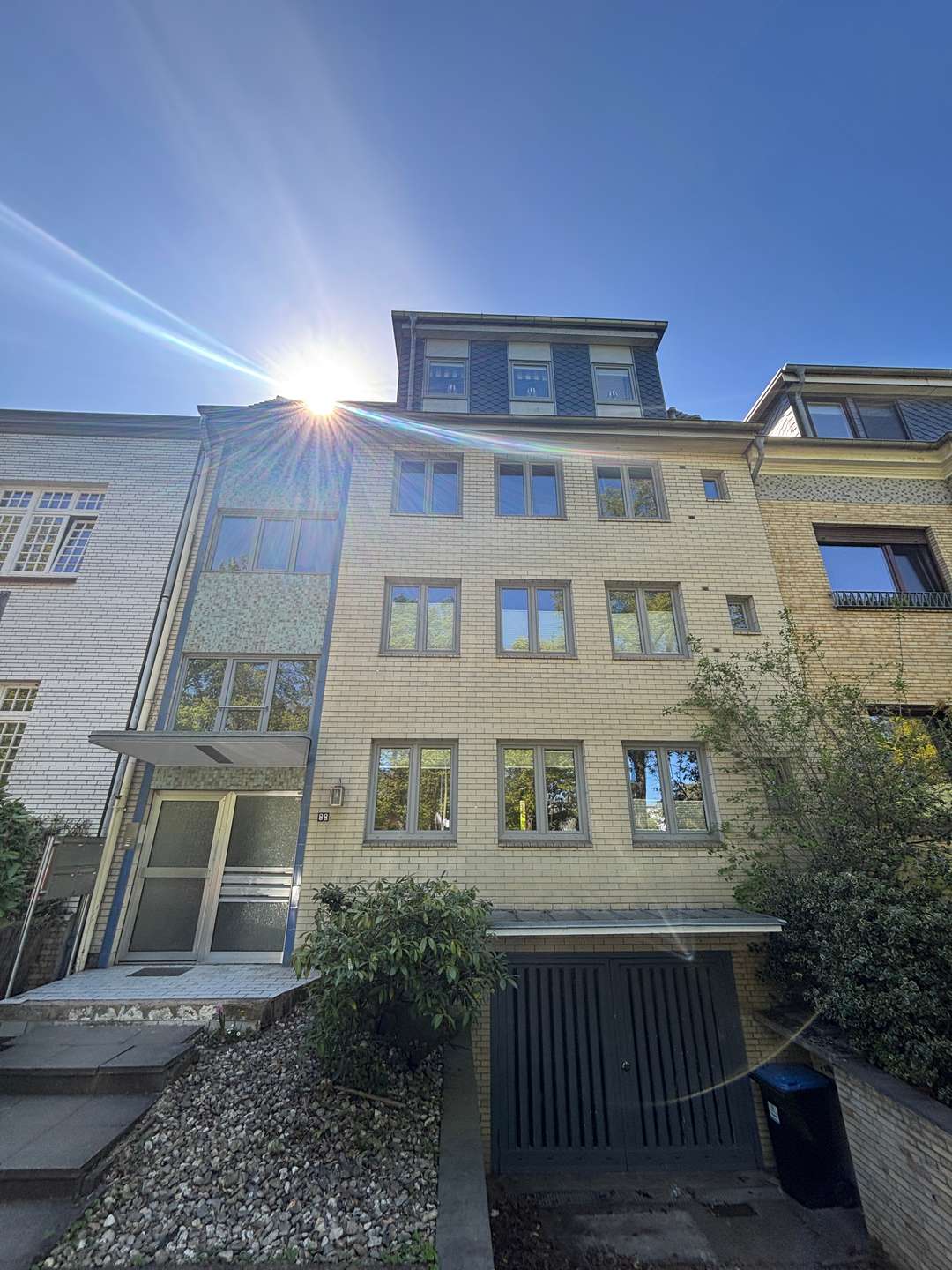 Schnell zur Alster, nah an der Stadt,  2-3 Zimmer, Balkon vor zwei Zimmern, toller Blick ins Grüne,